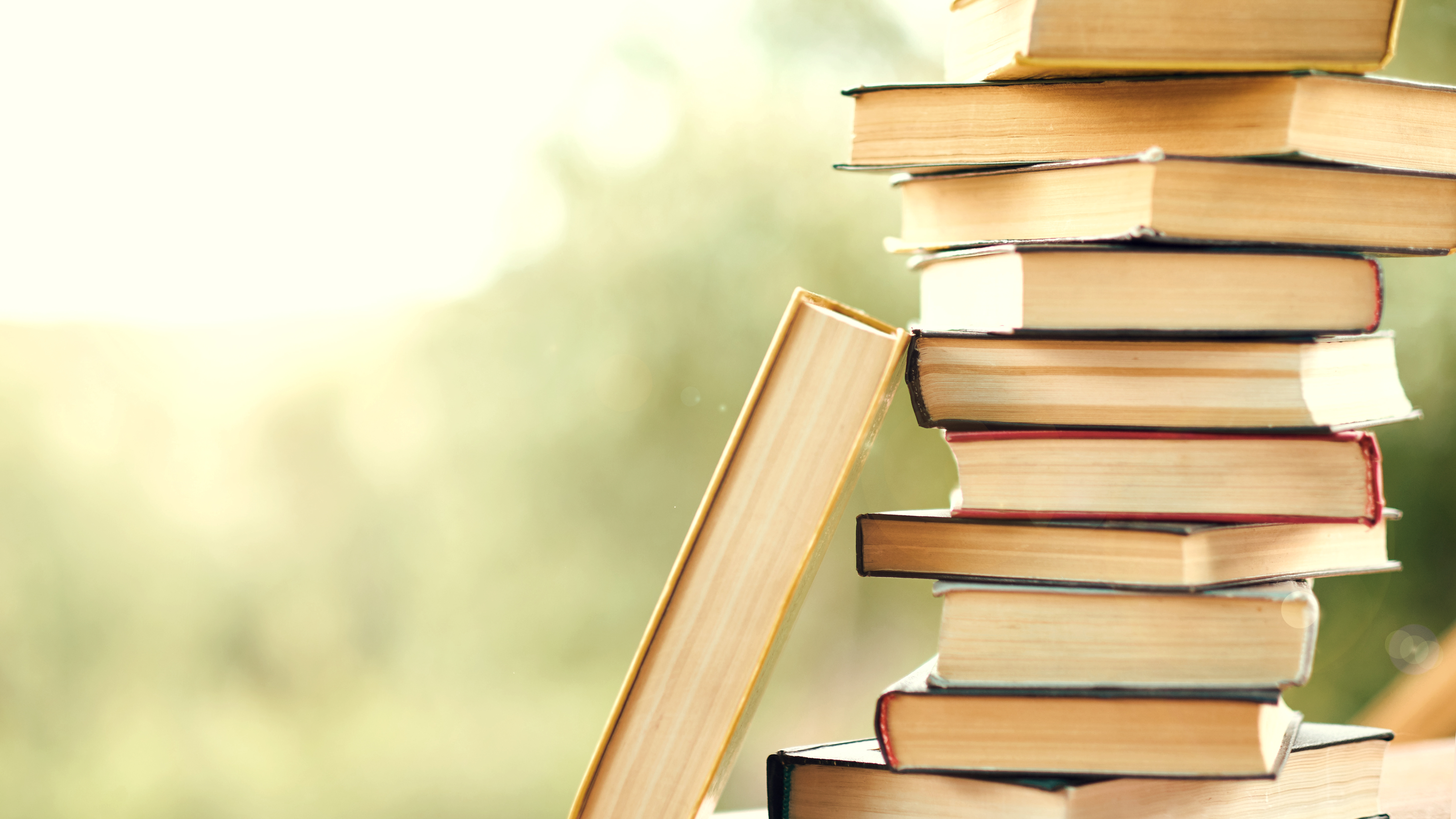 Книжный фон для презентации